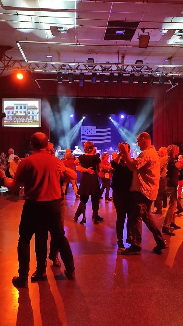 Salle des fetes - Photo 3